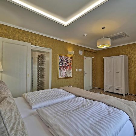 Hotel Pod Bránou Bártfa Kültér fotó